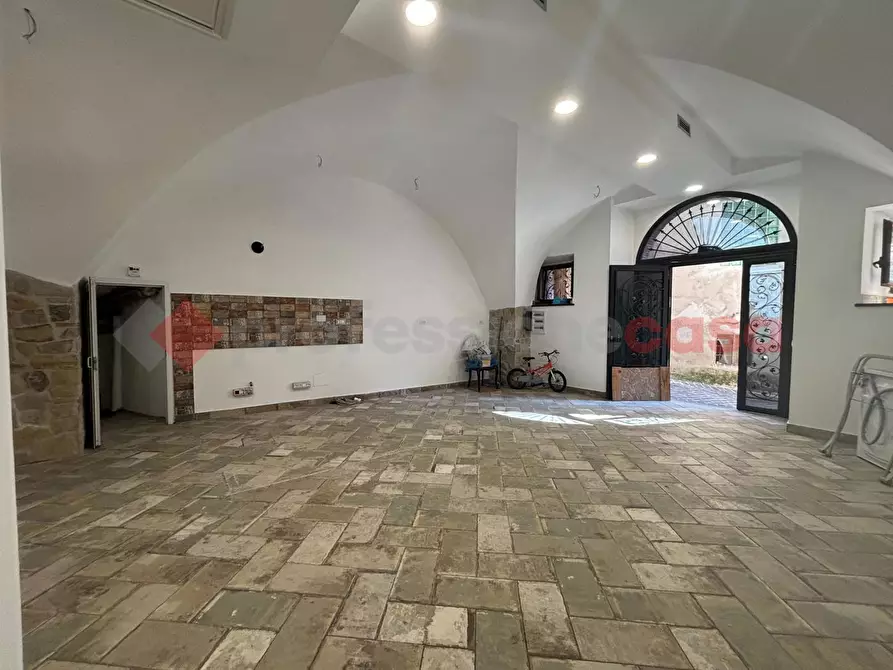 Immagine 20 di Negozio in vendita  in Via moele tosi, 2 a Paliano