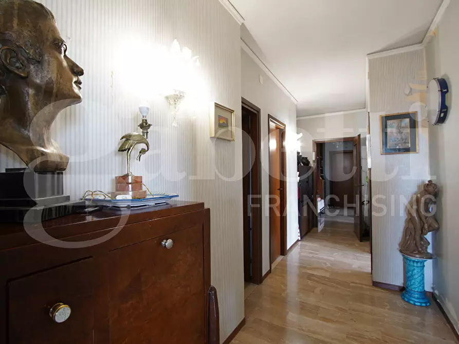 Immagine 18 di Appartamento in vendita  in Corso del Popolo, . a Venezia