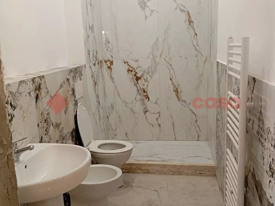 Immagine 4 di Magazzino in vendita  in Piazza del carmine, 5 a Lucca