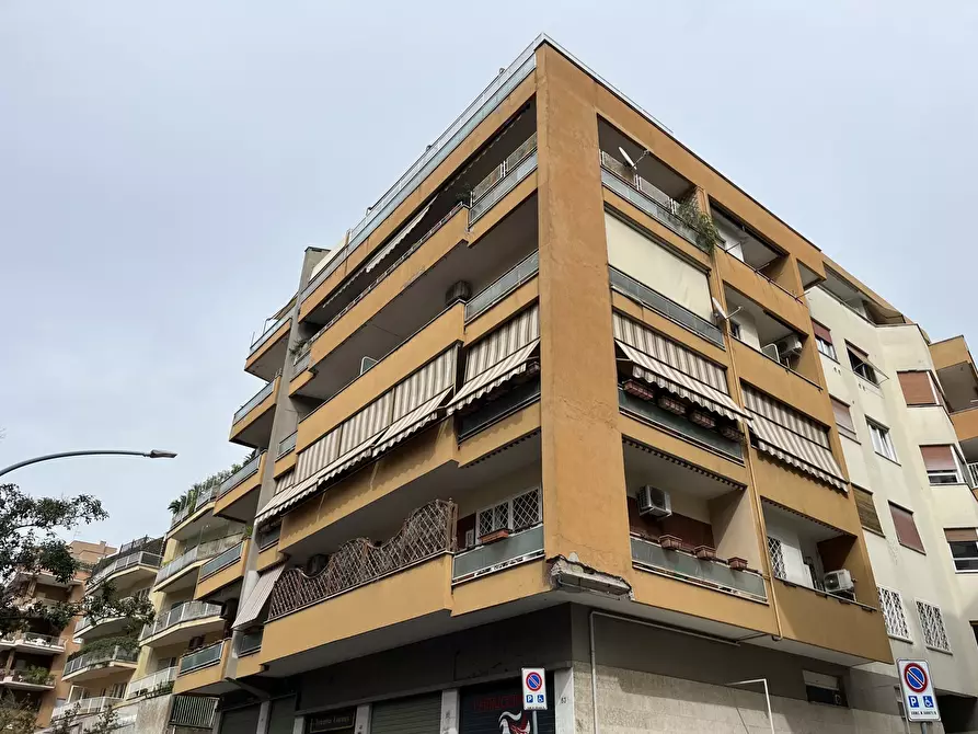 Immagine 1 di Appartamento in vendita  in Via Attilio Friggeri, 25 a Roma
