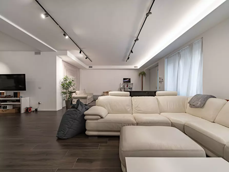 Immagine 4 di Loft/Open space in vendita  in Via Washington, 81 a Milano