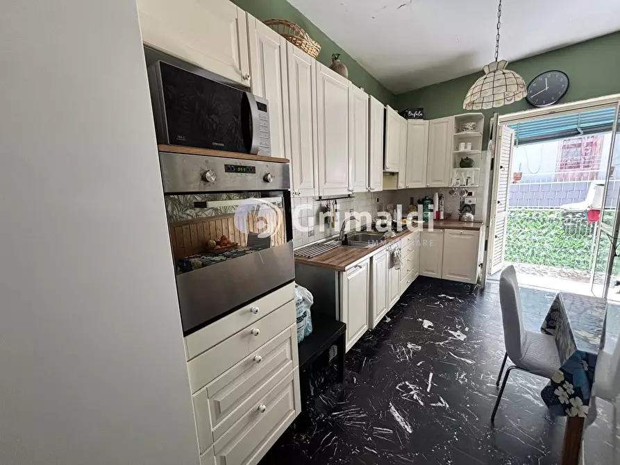 Immagine 7 di Appartamento in vendita  in Via GiosuÃ¨ Carducci, 9 a Acerra