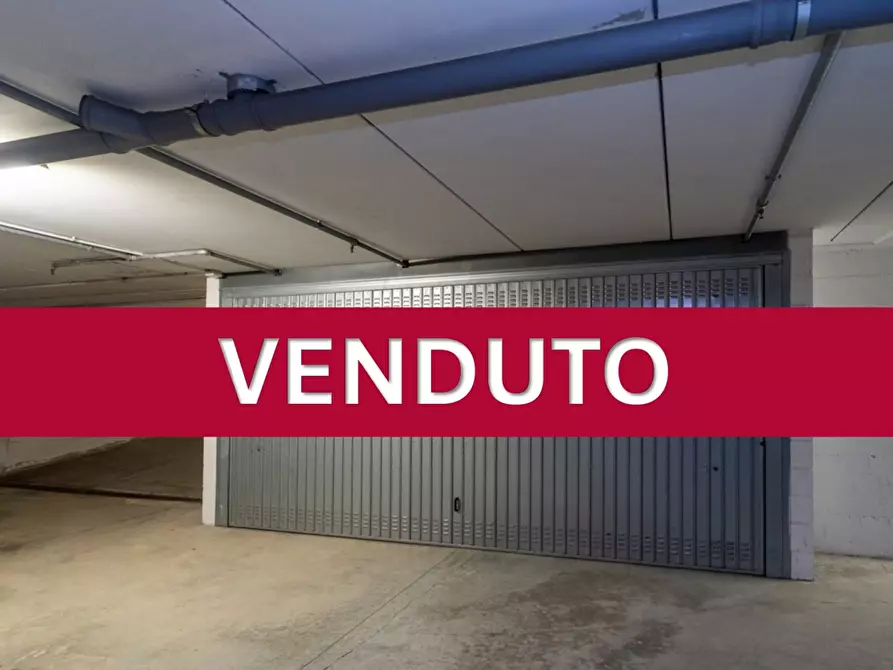 Immagine 1 di Box auto in vendita  in Via Savona, 122 a Milano