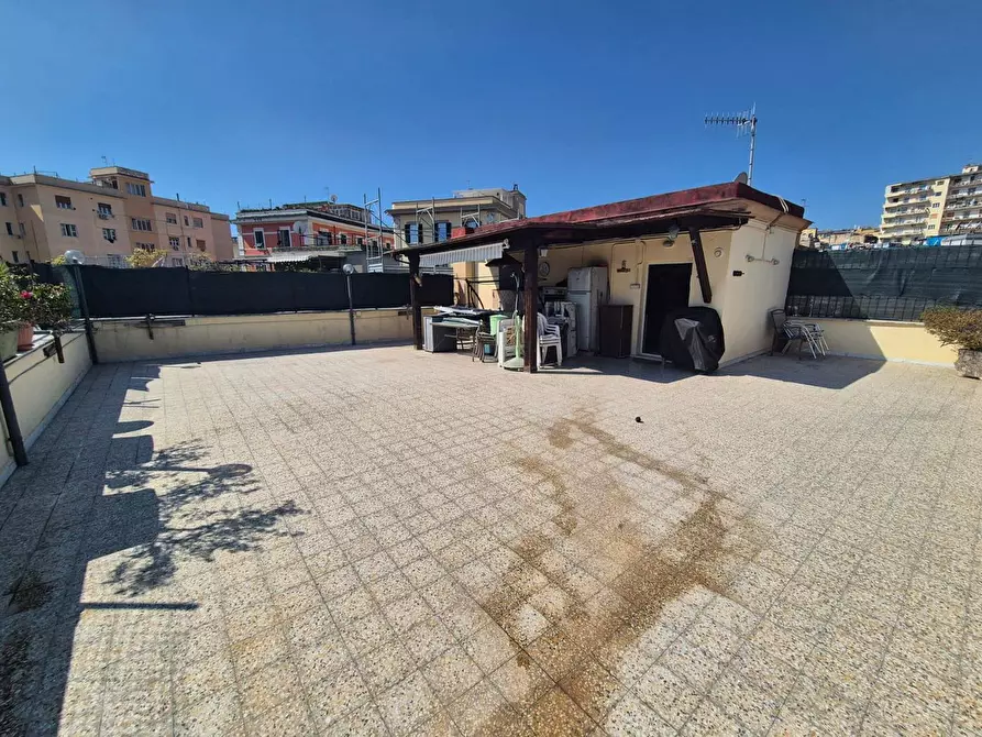 Immagine 2 di Appartamento in vendita  in Via Leone Marsicano a Napoli
