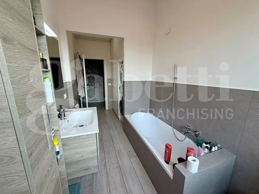 Immagine 26 di Casa bifamiliare in vendita  in Via MARIO ANGELONI, 1 a Torgiano