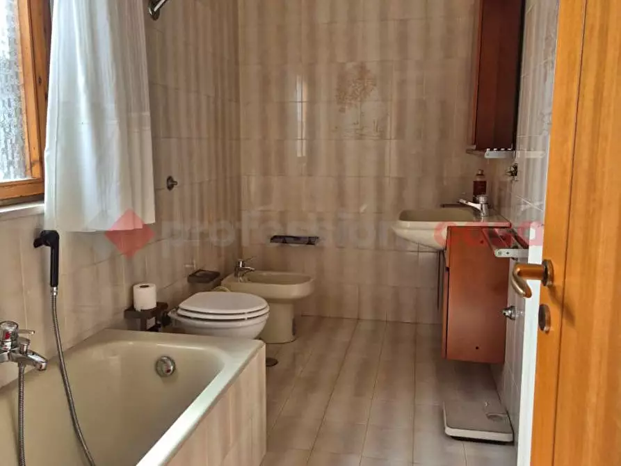 Immagine 22 di Villa in vendita  in Piazza DELLE ORCHIDEE, 18 a Brindisi