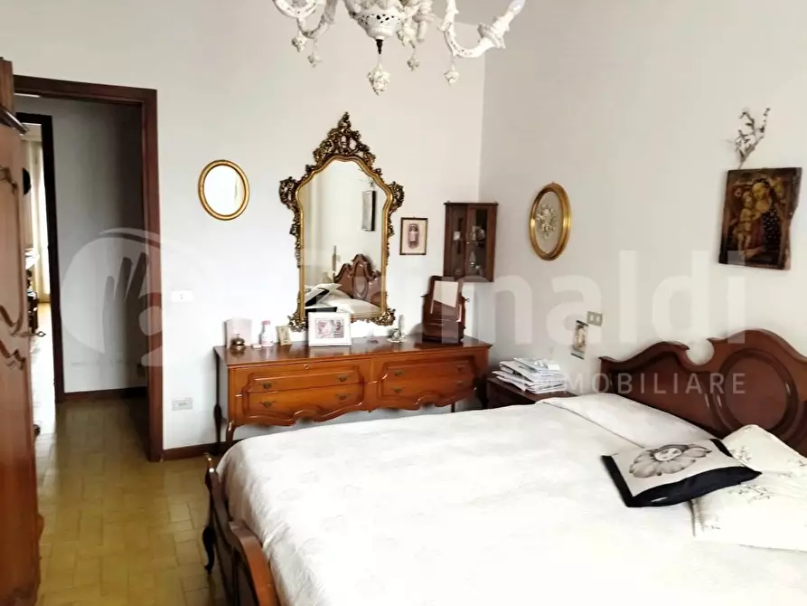 Immagine 15 di Appartamento in vendita  in Via BENEDETTO CROCE, 17 a Massa