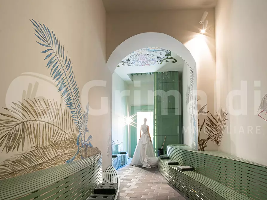 Immagine 32 di Negozio in vendita  in Piazza Annunziata, 12 a Marigliano