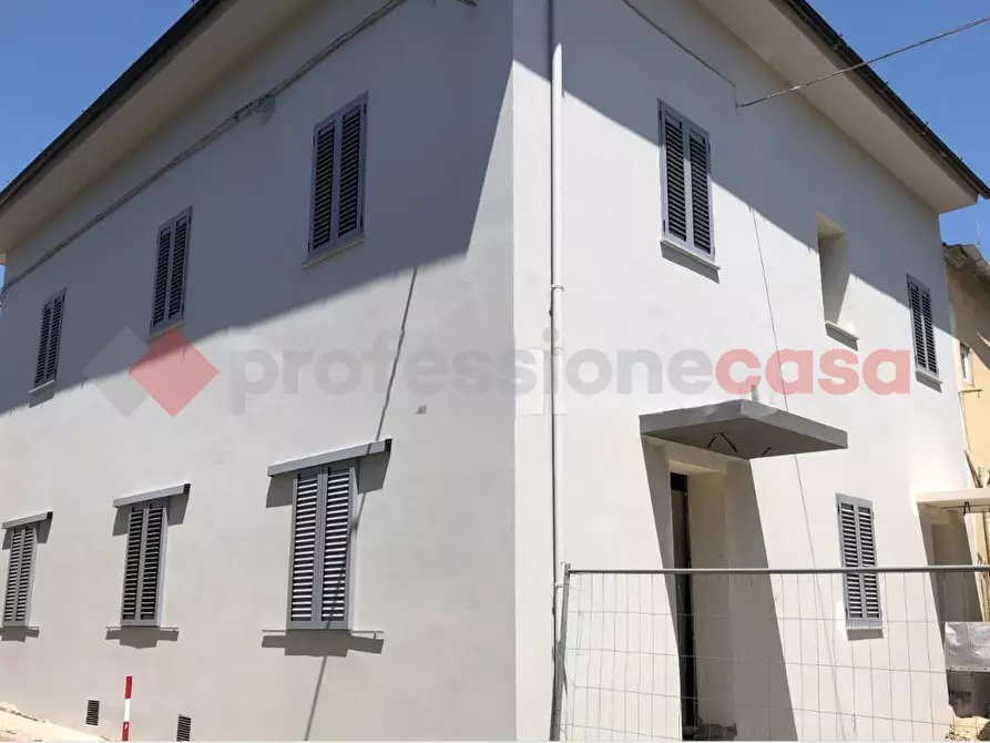 Immagine 1 di Appartamento in vendita  in Piazza Vittorio Veneto, 70 a Capraia E Limite