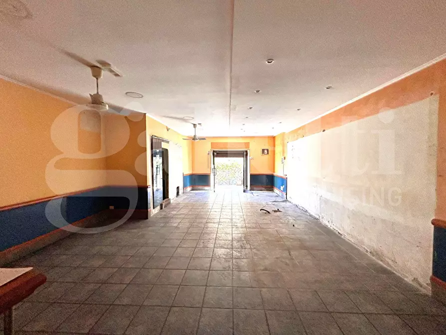 Immagine 15 di Negozio in affitto  in Via Cesare Colizza, 7 a Marino