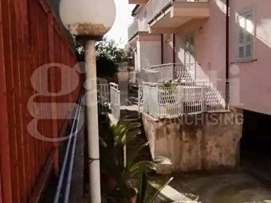 Immagine 14 di Palazzo in vendita  in Via corridoni a Aversa