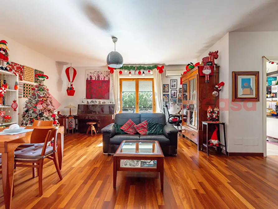 Immagine 3 di Appartamento in vendita  in Via Trasaghis, 11 a Roma