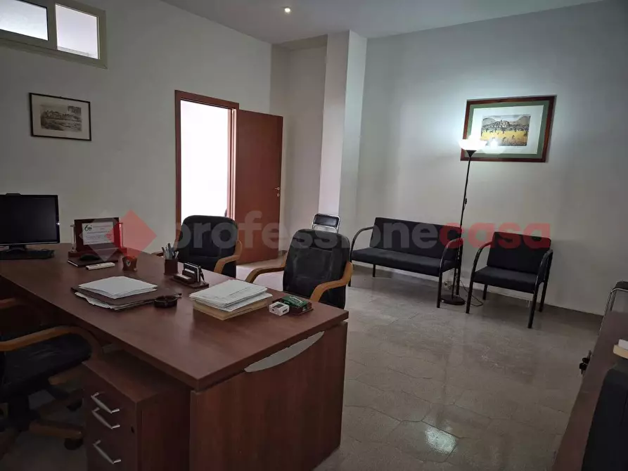 Immagine 3 di Negozio in vendita  in Via DON LUIGI MONZA, 18 a Brindisi