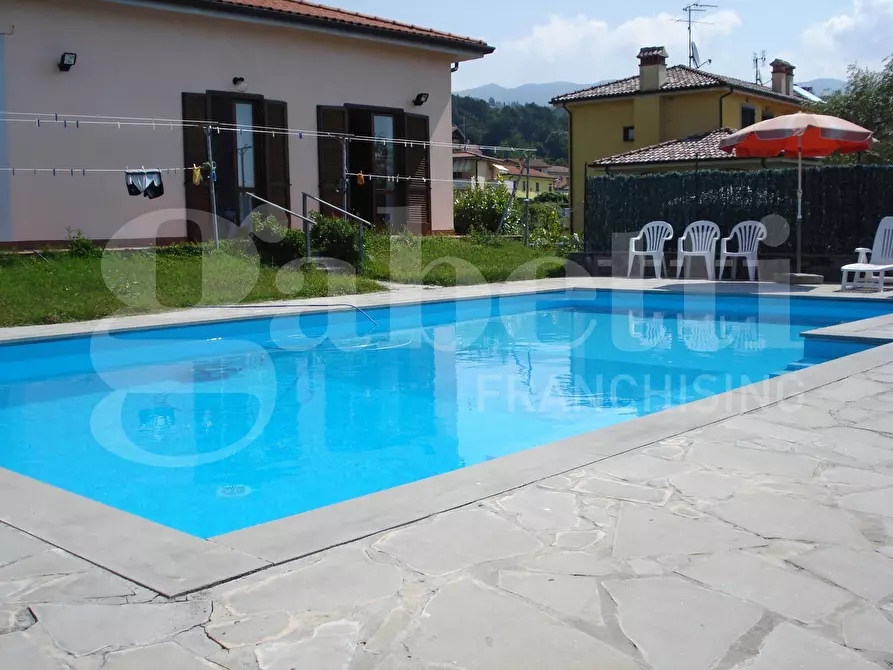 Immagine 1 di Villa in vendita  in Via nave, 4 a Sarzana