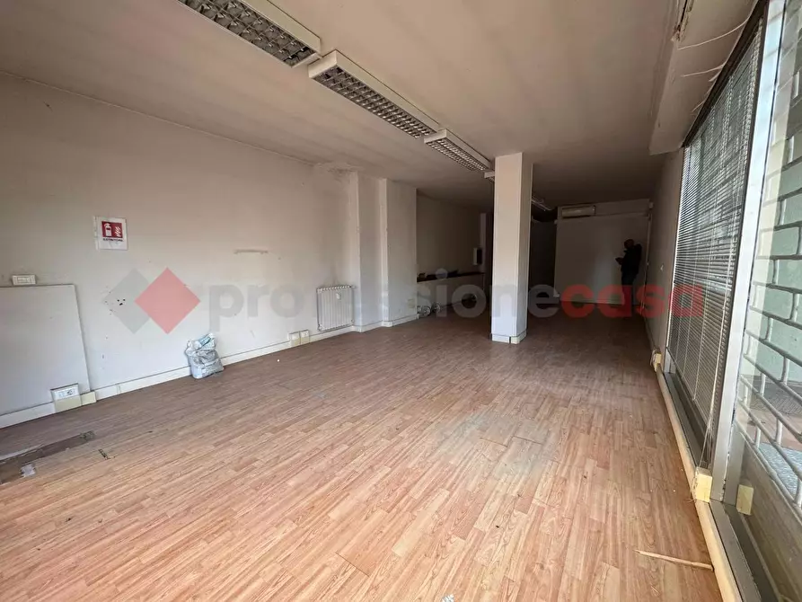 Immagine 5 di Negozio in affitto  in Via MARIO MOROSI, 24/26/28 a Firenze