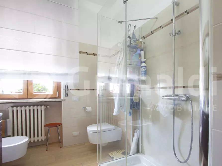 Immagine 33 di Albergo/B&B/Residence in vendita  in Via Besozzo, 12 a Mercallo