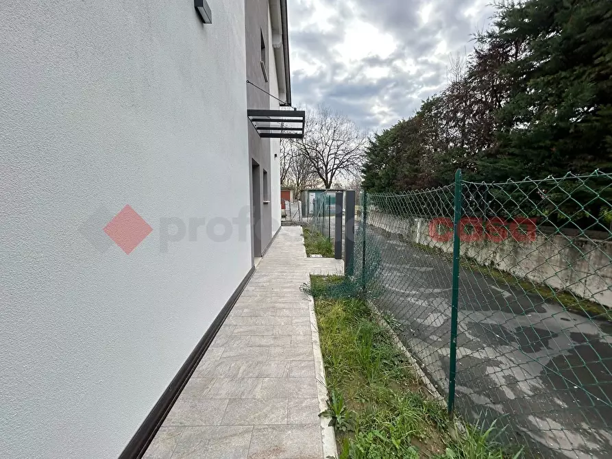 Immagine 6 di Villetta a schiera in vendita  in Via Hugo a Reggio Nell'emilia