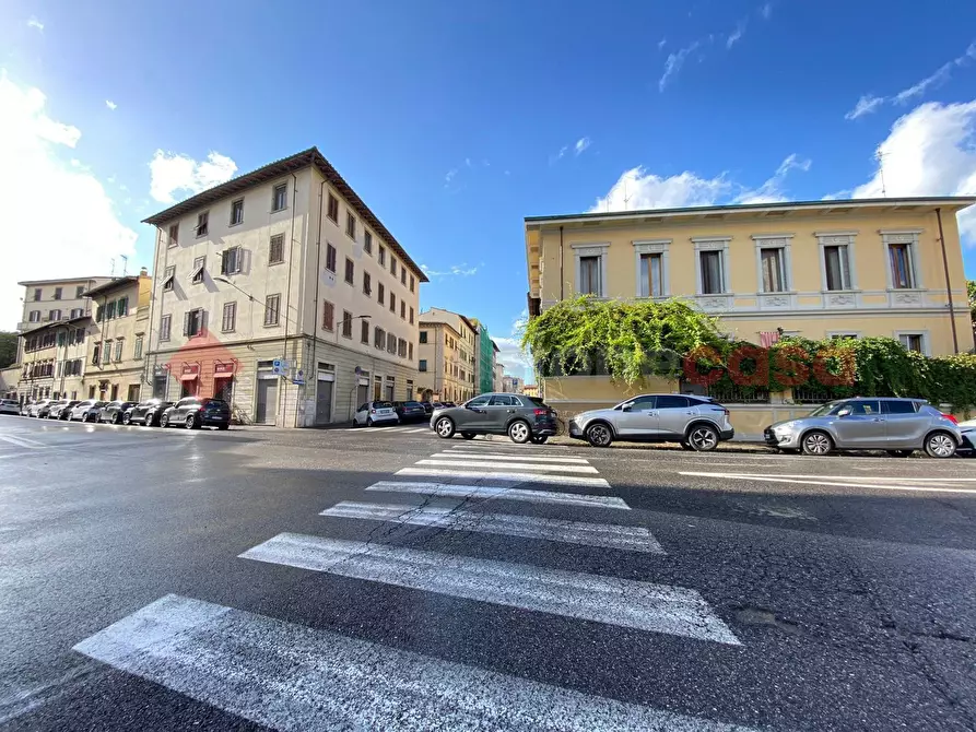 Immagine 1 di Negozio in affitto  in Via SETTE SANTI a Firenze