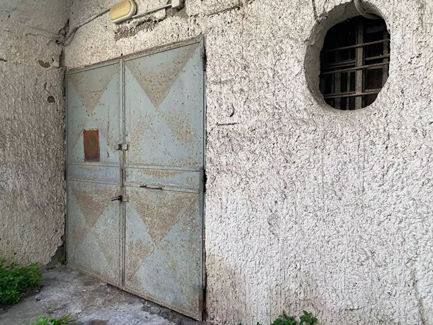 Immagine 9 di Magazzino in vendita  in Via Bruno Buozzi, 17 a San Giorgio A Cremano