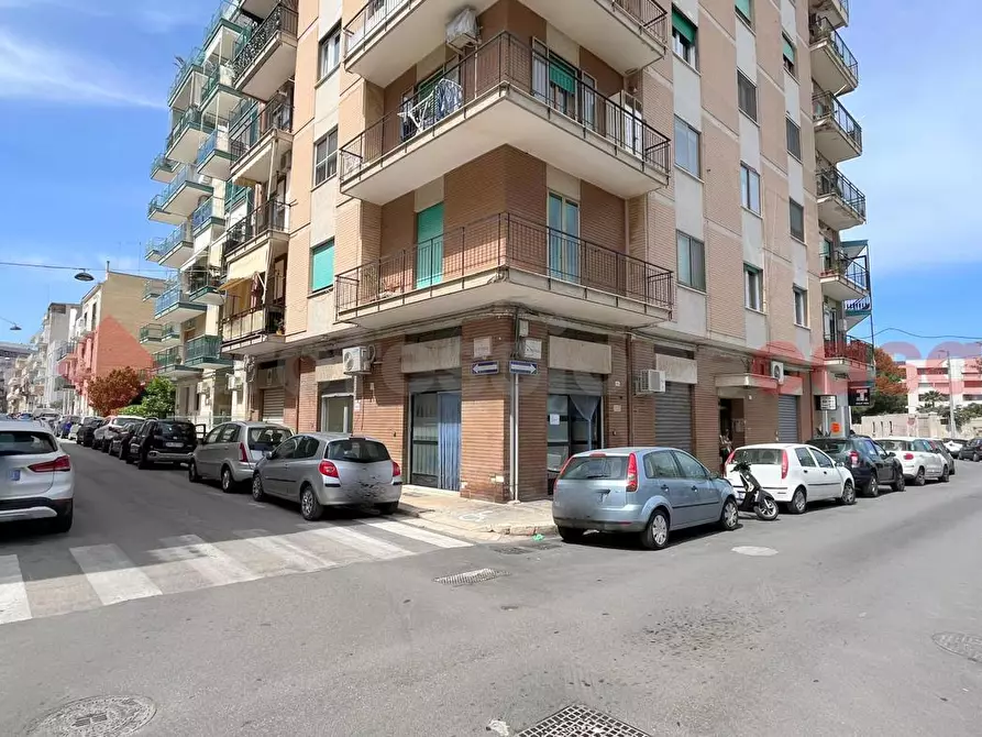 Immagine 1 di Negozio in vendita  in Via PETRACCA a Monopoli