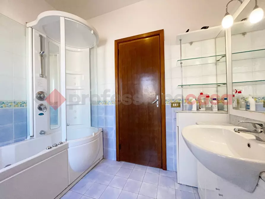 Immagine 19 di Appartamento in vendita  in Via dei Salici, 65 a Rieti