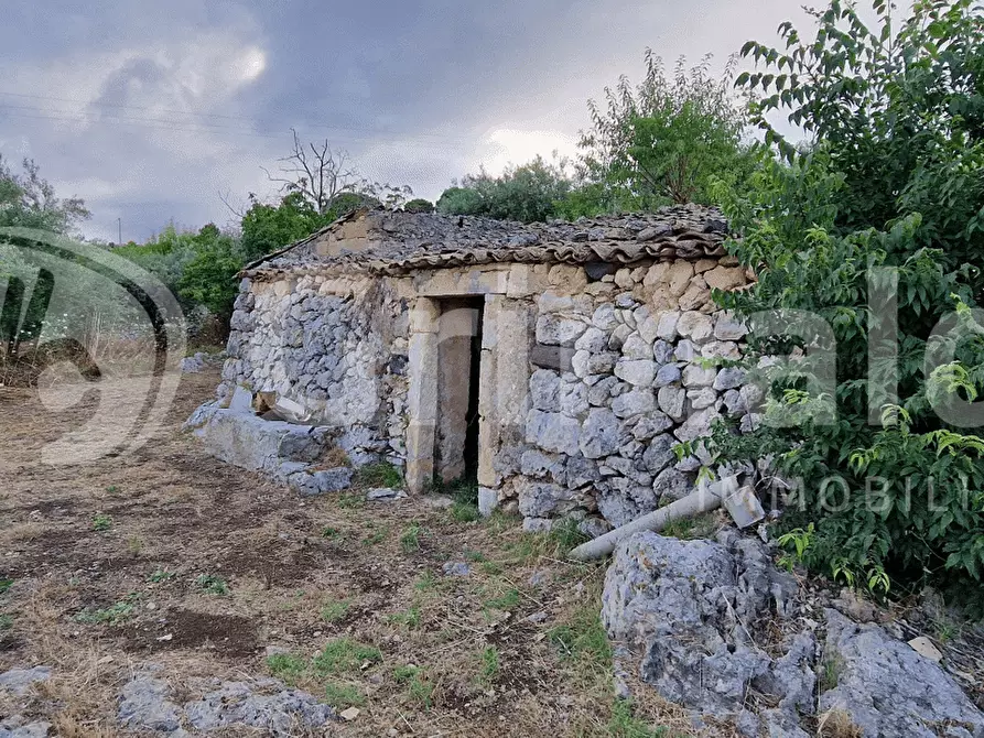 Immagine 1 di Terreno residenziale in vendita  in Contrada Manzo, SNC a Sortino
