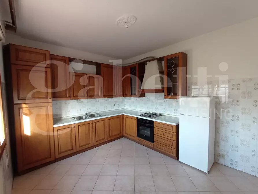 Immagine 1 di Casa indipendente in vendita  in Via CAVARZERE   Via dei Martiri, 59 a Cavarzere