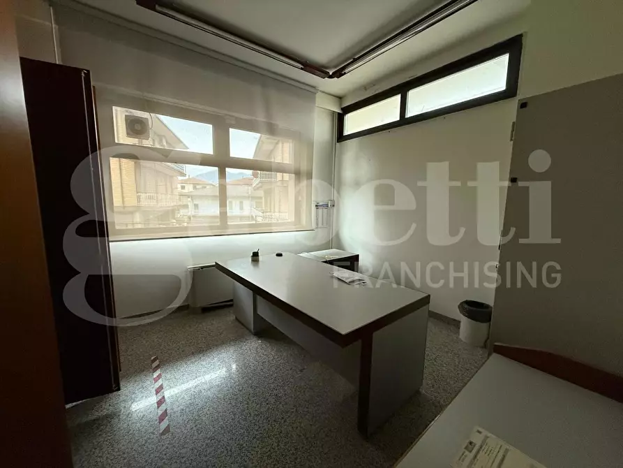 Immagine 6 di Negozio in vendita  in Via LAMA, 23 a Rieti