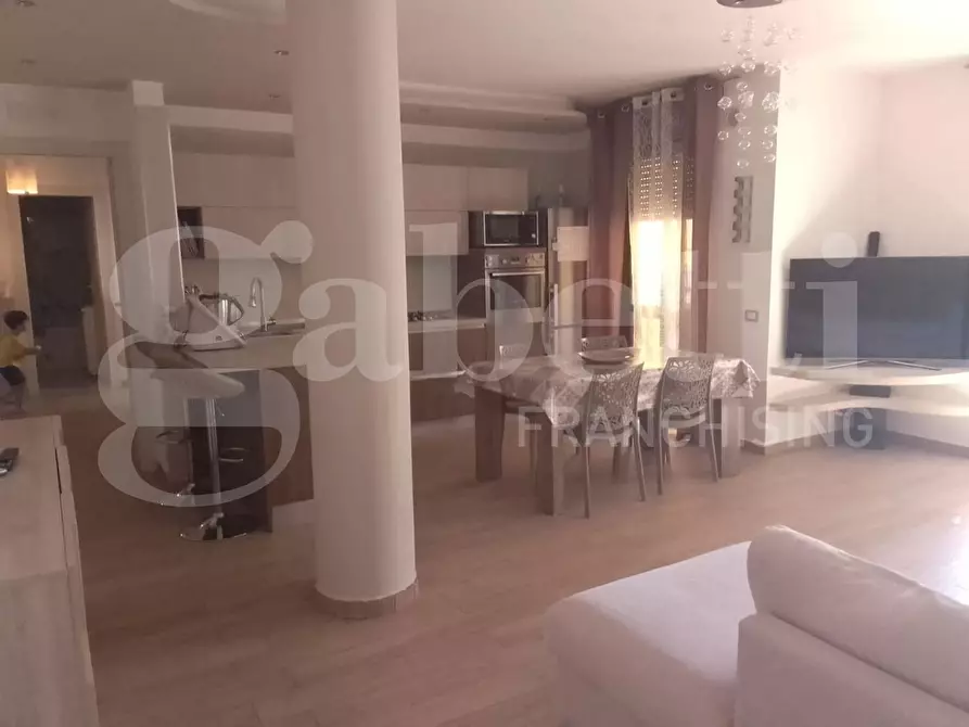 Immagine 8 di Appartamento in vendita  in Piazza G.B.TEDESCO, 9 a Taranto