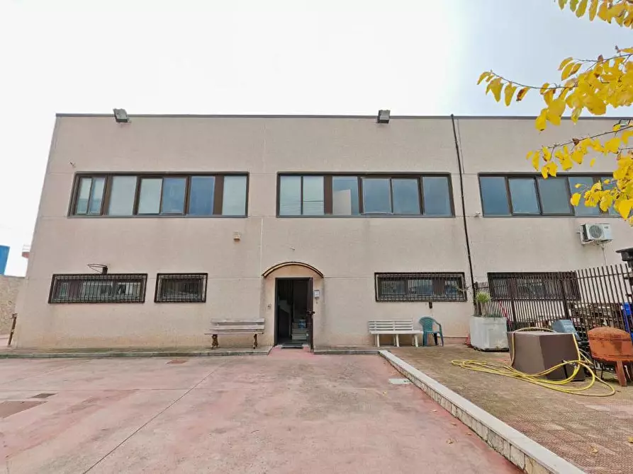 Immagine 2 di Capannone industriale in vendita  in Via Papa Giovanni XXIII, 159 a Trani