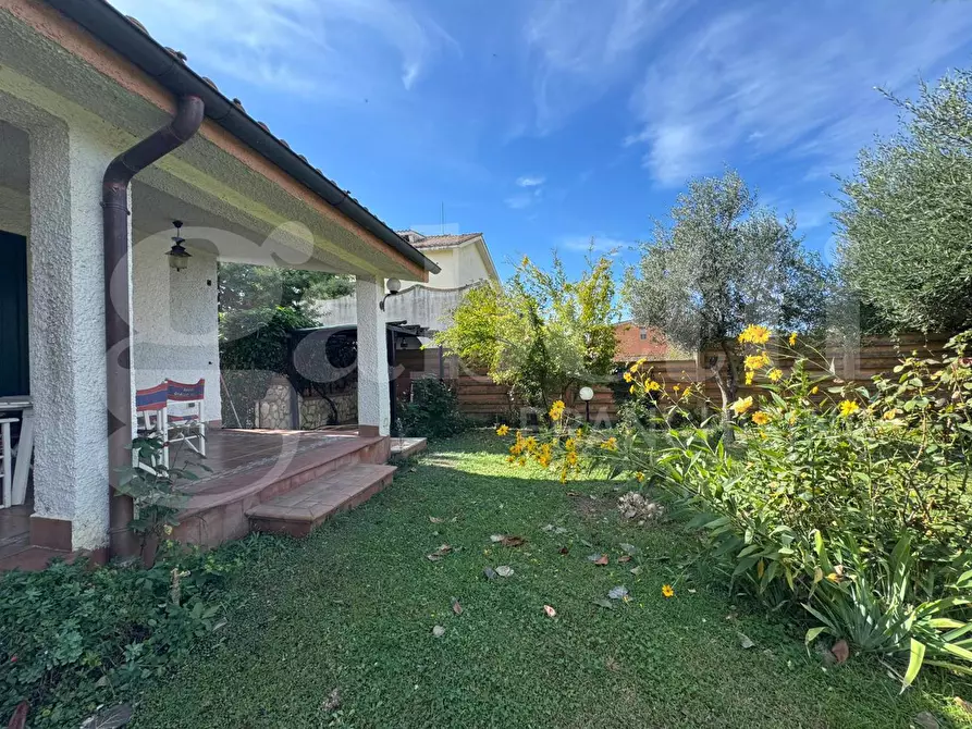 Immagine 11 di Villa in vendita  in Via mare della feconditÃ , 28 a Ardea