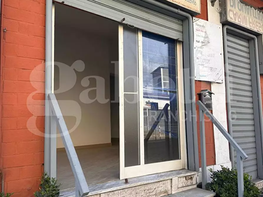 Immagine 1 di Negozio in affitto  in Via Vittorio Veneto, 7 a Torre Annunziata