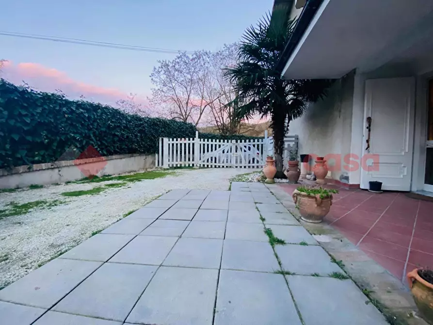 Immagine 2 di Villetta a schiera in vendita  in Via gessi a Scandiano