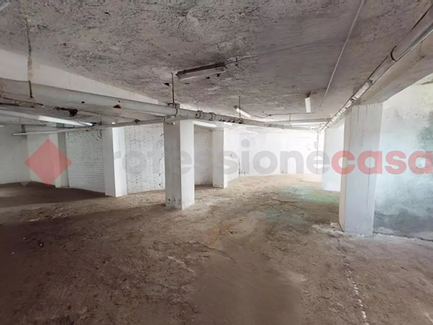 Immagine 10 di Box auto in vendita  in Via dei Castiglioni a Roma