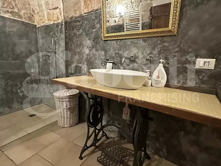 Immagine 25 di Casa indipendente in vendita  in Via Guiscardi a Ostuni