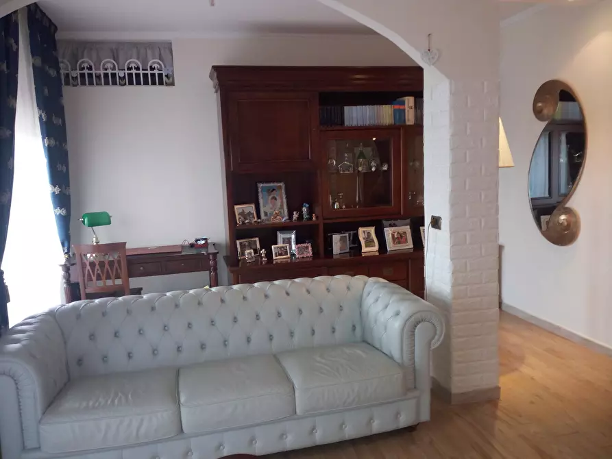 Immagine 4 di Appartamento in vendita  in Piazza SANDRO PERTINI, 5 a Taranto