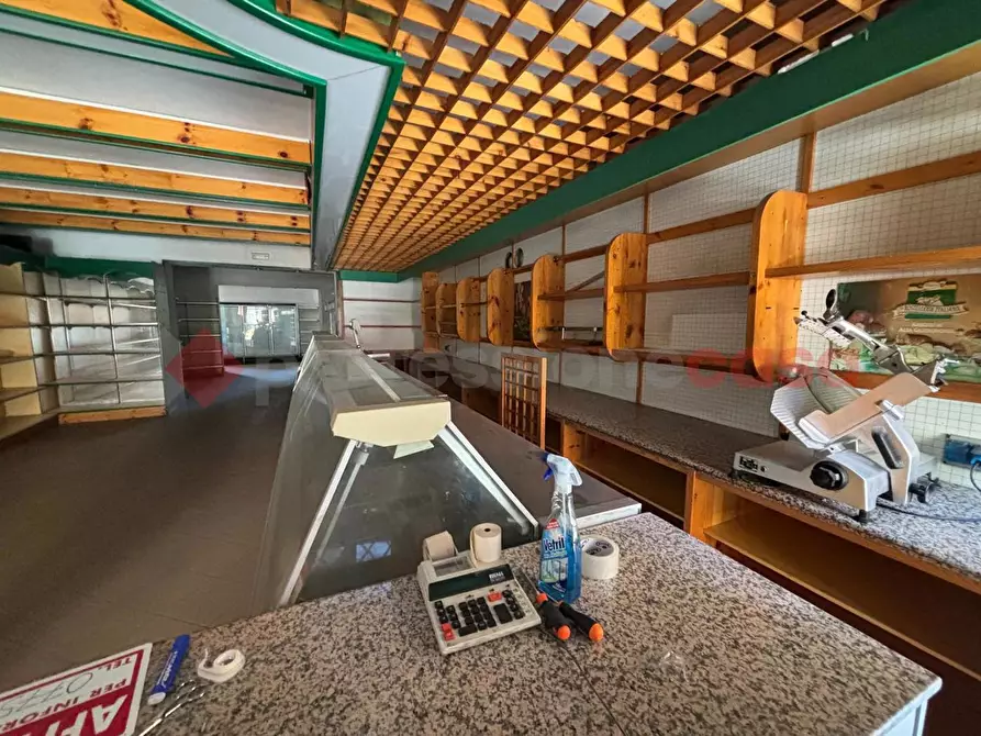 Immagine 5 di Negozio in affitto  in Strada Vittorio Emanuele, snc a Anagni