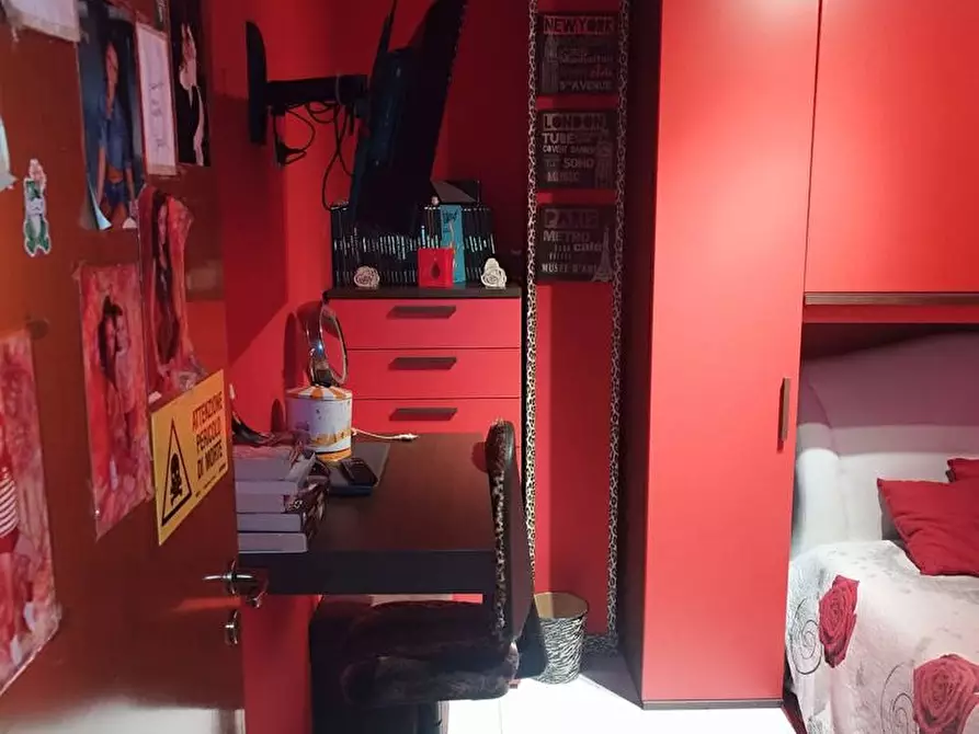 Immagine 10 di Appartamento in vendita  in Piazza G.B.TEDESCO, 12 a Taranto