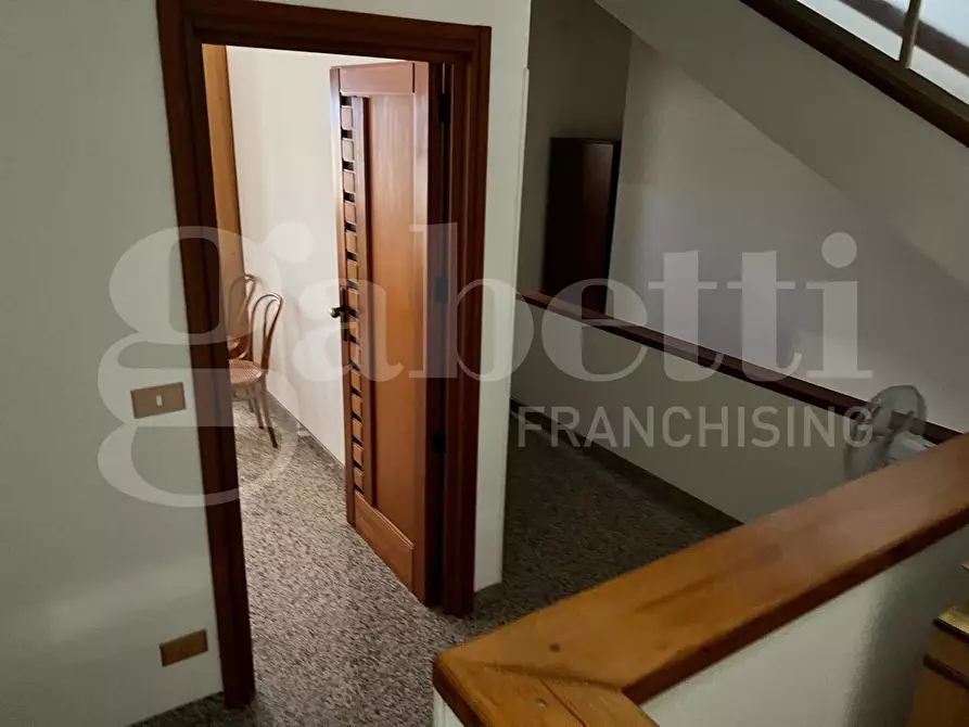 Immagine 23 di Palazzo in vendita  in Via RIMEMBRANZE, 131 a Montemesola