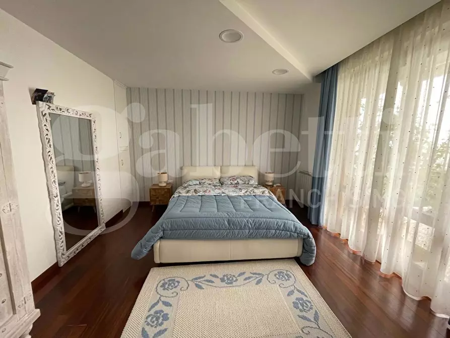 Immagine 6 di Appartamento in vendita  in Via Appia lato Napoli, 60 a Formia