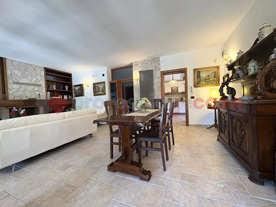 Immagine 9 di Villa in vendita  in Via RIO CLARO 2, 2 a Fondi