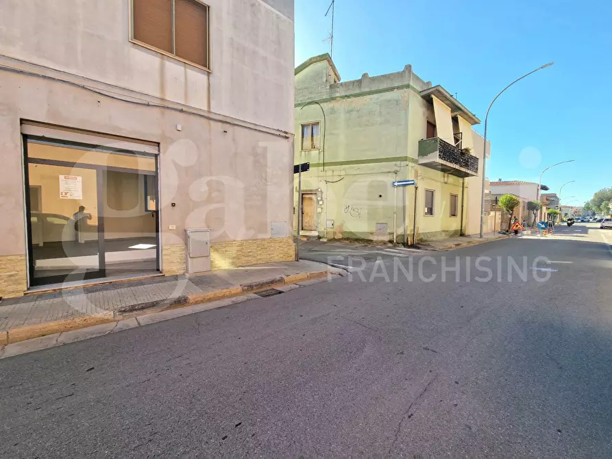 Immagine 6 di Negozio in affitto  in Via monserrato, 179 a Sestu