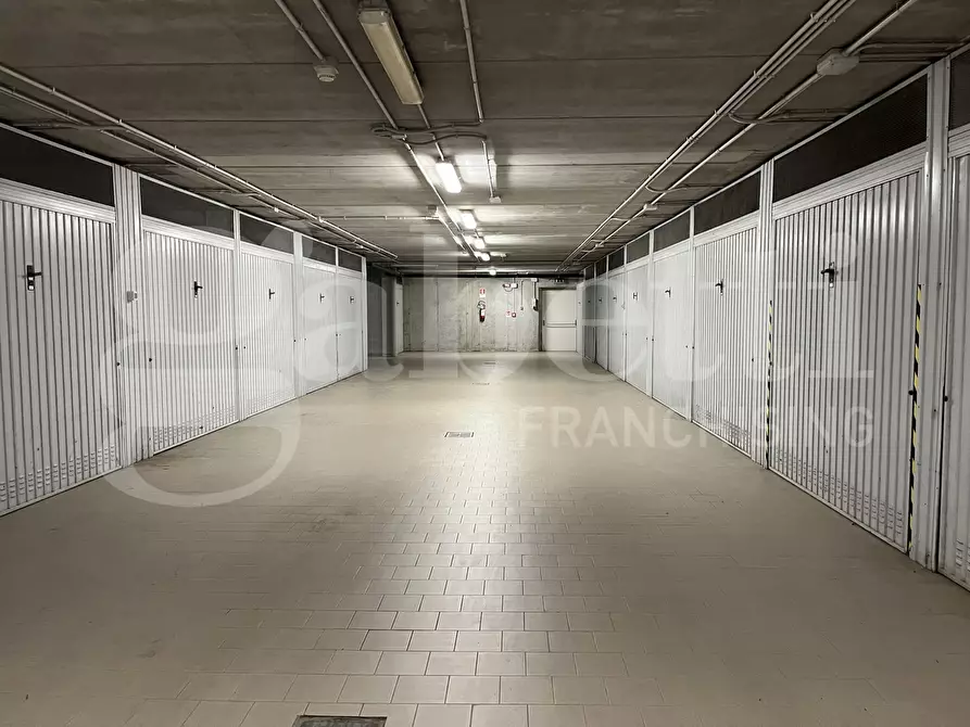 Immagine 2 di Box auto in vendita  in Via Bissuola, . a Venezia