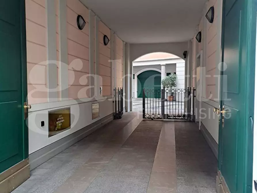 Immagine 14 di Box auto in vendita  in Corso di porta Romana, 55 a Milano