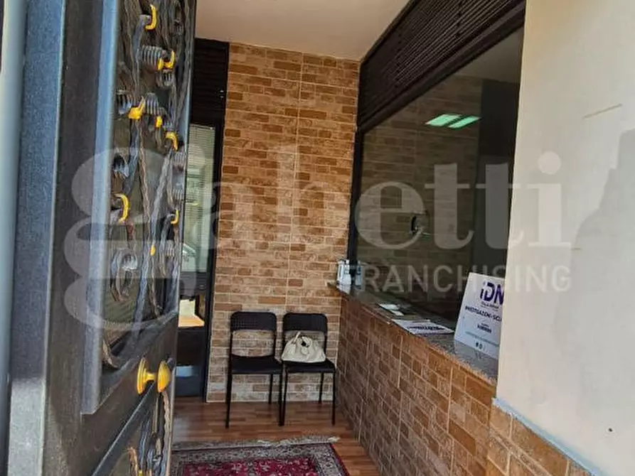 Immagine 4 di Ufficio in vendita  in Via Gambardella, 16 a Torre Annunziata