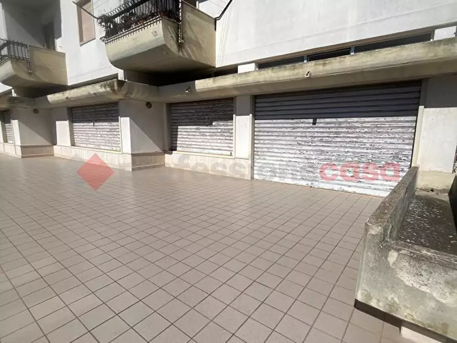 Immagine 13 di Negozio in vendita  in Via Giuseppe Di Vittorio, snc a Ostuni