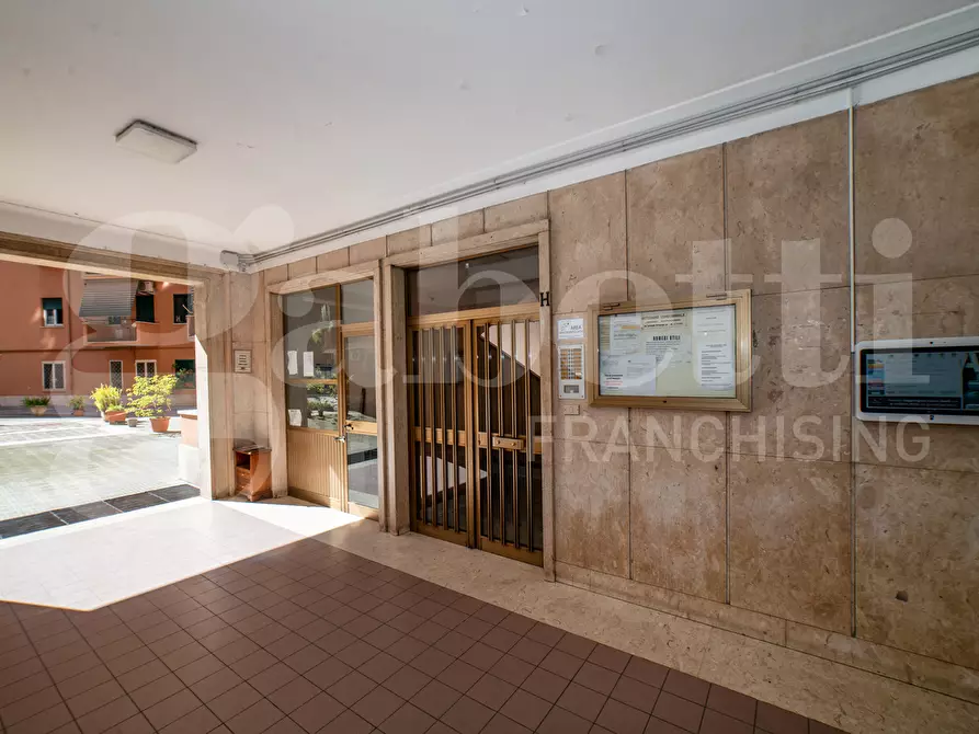 Immagine 3 di Appartamento in vendita  in Via Giovanni Pittaluga, 28 a Roma