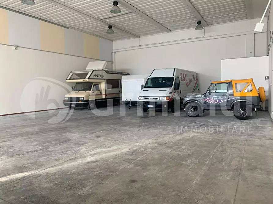 Immagine 2 di Capannone industriale in affitto  in Via Verretti a Corciano