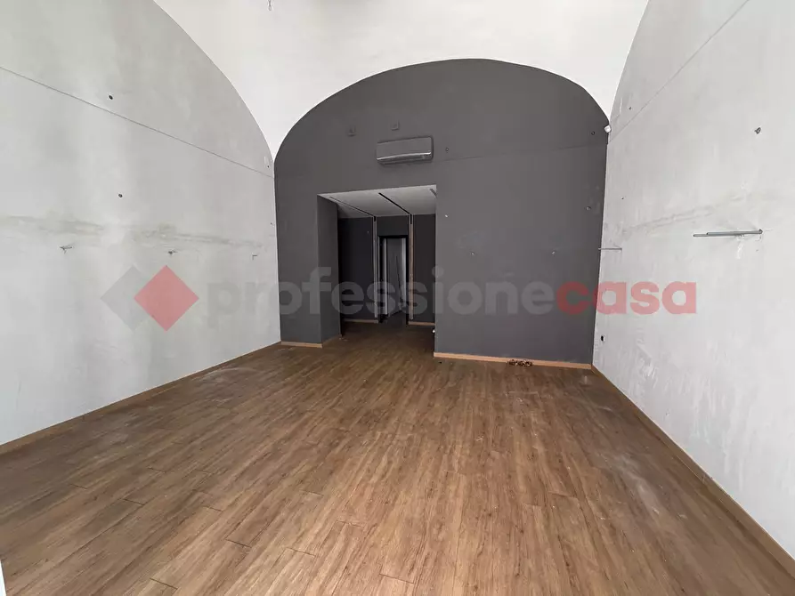Immagine 13 di Negozio in affitto  in Corso De Carolis, snc a Santa Maria Capua Vetere