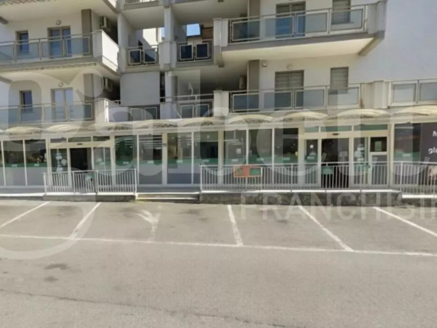 Immagine 3 di Locale commerciale in vendita  in Via Ancora, 18/22 a Ladispoli